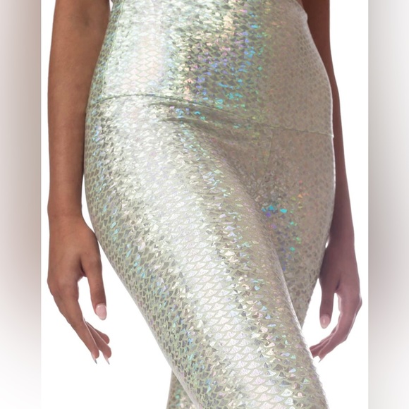 NWT Emily Hsu Designs Mint Mermaid Sneaker Length Leggings - Picture 2 of 13